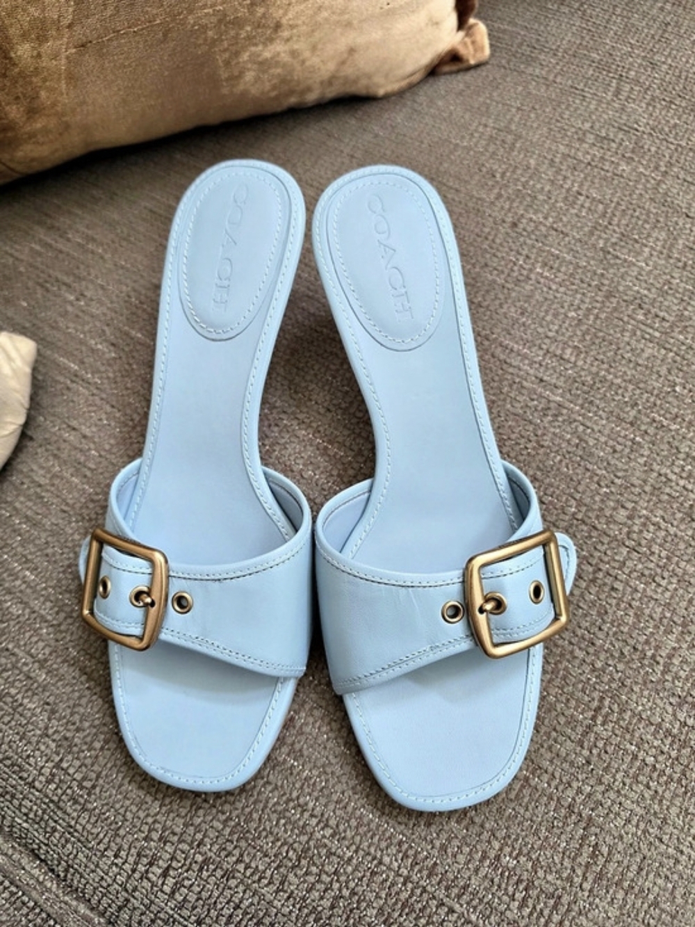 NIB Coach Buckle Heels in Light Blue US 7.5